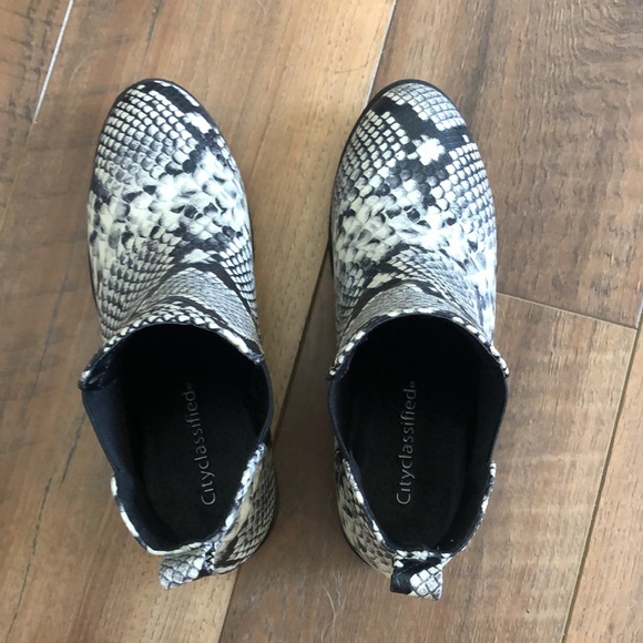 Snake skin boots - Picture 2 of 6